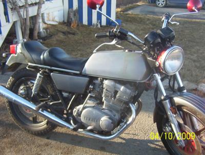 The 1976  XS 500 YAMAHA  has  got new tires, paint, filters and is ready to rock.  
