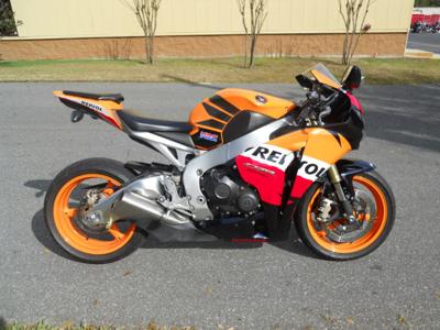 2009 HONDA CBR 1000RR REPSOL (SIMILAR to the one for sale in this ad)