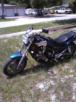 1986 Yamaha Fazer  FZ700 (not the FZ for sale in this ad) 