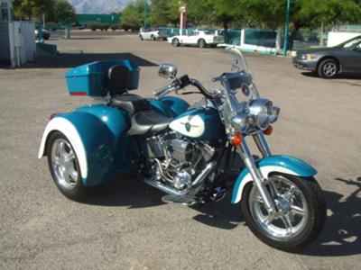 THIS BLUE and WHITE 2001 CUSTOM HARLEY DAVIDSON SOFTAIL FATBOY TRIKE FOR SALE BY OWNER IS ONE SWEET RIDE