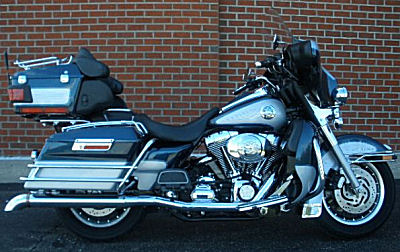 2002 Harley Davidson FLHTCUI Electra Glide Ultra Classic in Luxury Blue and Diamond Ice Paint