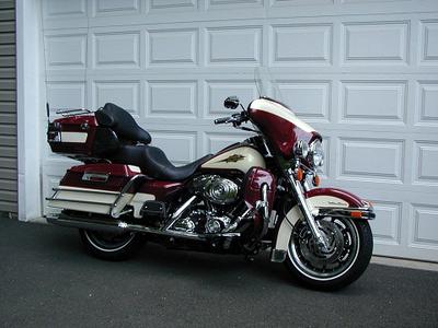 2007 Harley Davidson Ultra Classic w two tone paint color Burgundy and Creme Gold Pearl
