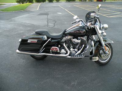  2009 Harley Davidson Touring Road King motorcycle for sale by owner