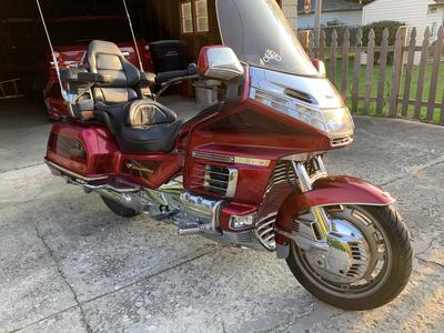1998 Honda GL1500SE for sale by owner in Chicago ILL