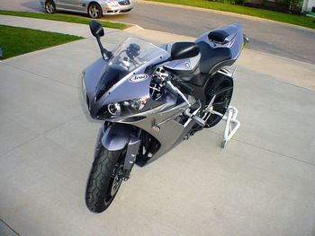 2004 Yamaha : YZF R BLACK SILVER EXTERIOR