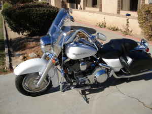 2005 Harley Davidson HD Road King Custom FLHRS Glacier White Pearl Paint