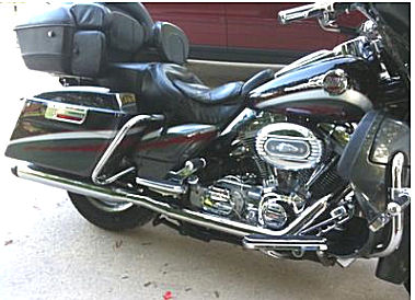 06 Harley Screamin' Eagle Ultra Classic w Black Candy Crimson Red and Charcoal Slate gray paint color scheme.