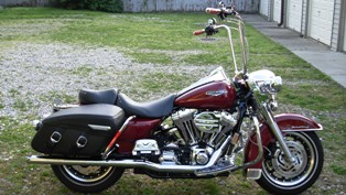 2006 HARLEY DAVIDSON ROAD KING CLASSIC (example only.  Contact owner for actual pictures of the motorcycle in this ad) 
