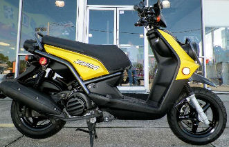 2009 Yamaha Vino 125 w 4 stroke fuel injected engine and yellow paint color option
