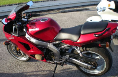 2007 07 Kawasaki ZZR600 w red paint color