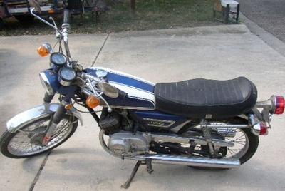 Pictures of a Blue 1972 LS2 Yamaha 100cc motorcycle