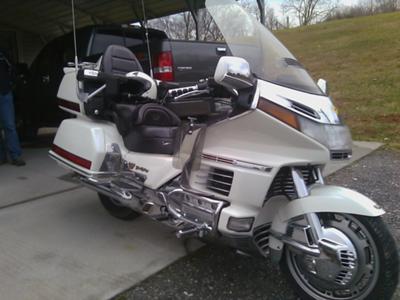 NOT THE 1989 HONDA GOLDWING GL1500 for sale in this ad