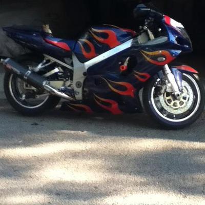 Hot wheels 2000 Suzuki GSXR 750 motorcycle with 15,ooo miles for seal. new battery, good tires, custom paint job, color light system worth 300.00. Chicago area location. asking 3800