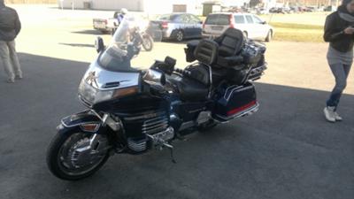 2000 HONDA GOLDWING 1500 SE (this photo is for example only; please contact seller for pics of the actual motorcycle for sale in this classified)