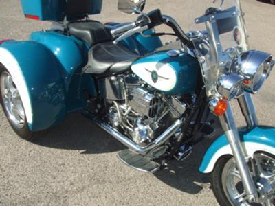 SWEET RIGHT SIDE VIEW of the 2001 CUSTOM HARLEY DAVIDSON SOFTAIL FATBOY TRIKE