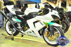 Custom Candy Pearl White Paint  Powder Coated Wheels 2005 Kawasaki ZX10R (Not the bike for sale in this ad) 