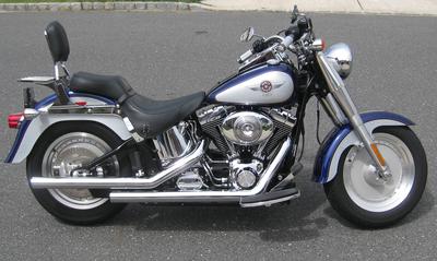 2006 Harley-Davidson FLSTFI Softail Fat Boy FatBoy for Sale by Owner with a two-tone deep cobalt pearl and brilliant silver pearl paint color combination