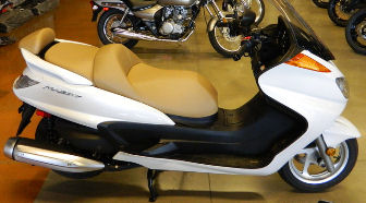 2010 Yamaha Majesty 400 (this photo is for example only; please contact seller for pics of the actual motor scooter for sale in this classified)