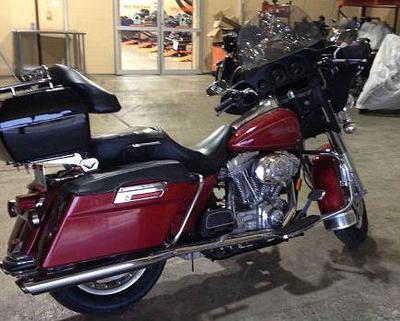 Classic 2006 Harley Davidson Electra Glide FLHT w maroon paint color and generic tour pack with quick release levers